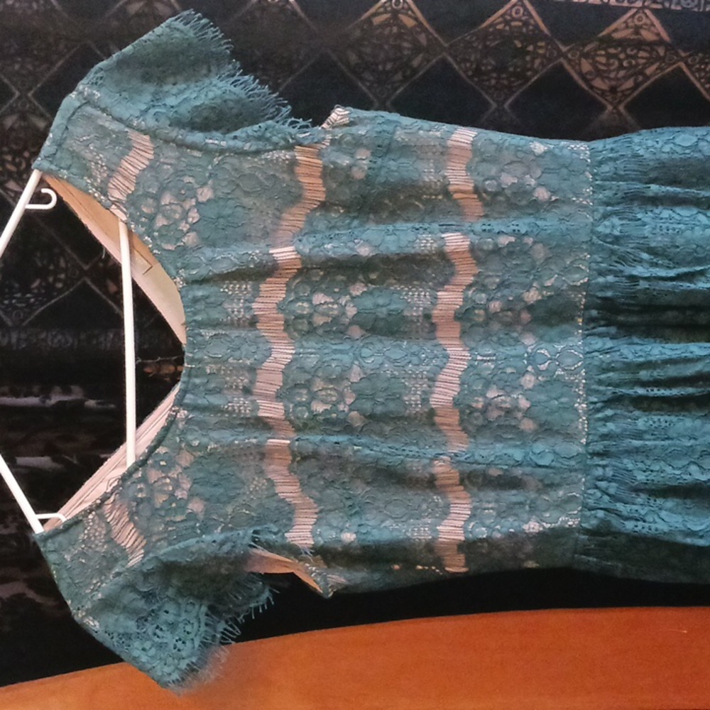 Maeve Dress - Picture 4 of 10